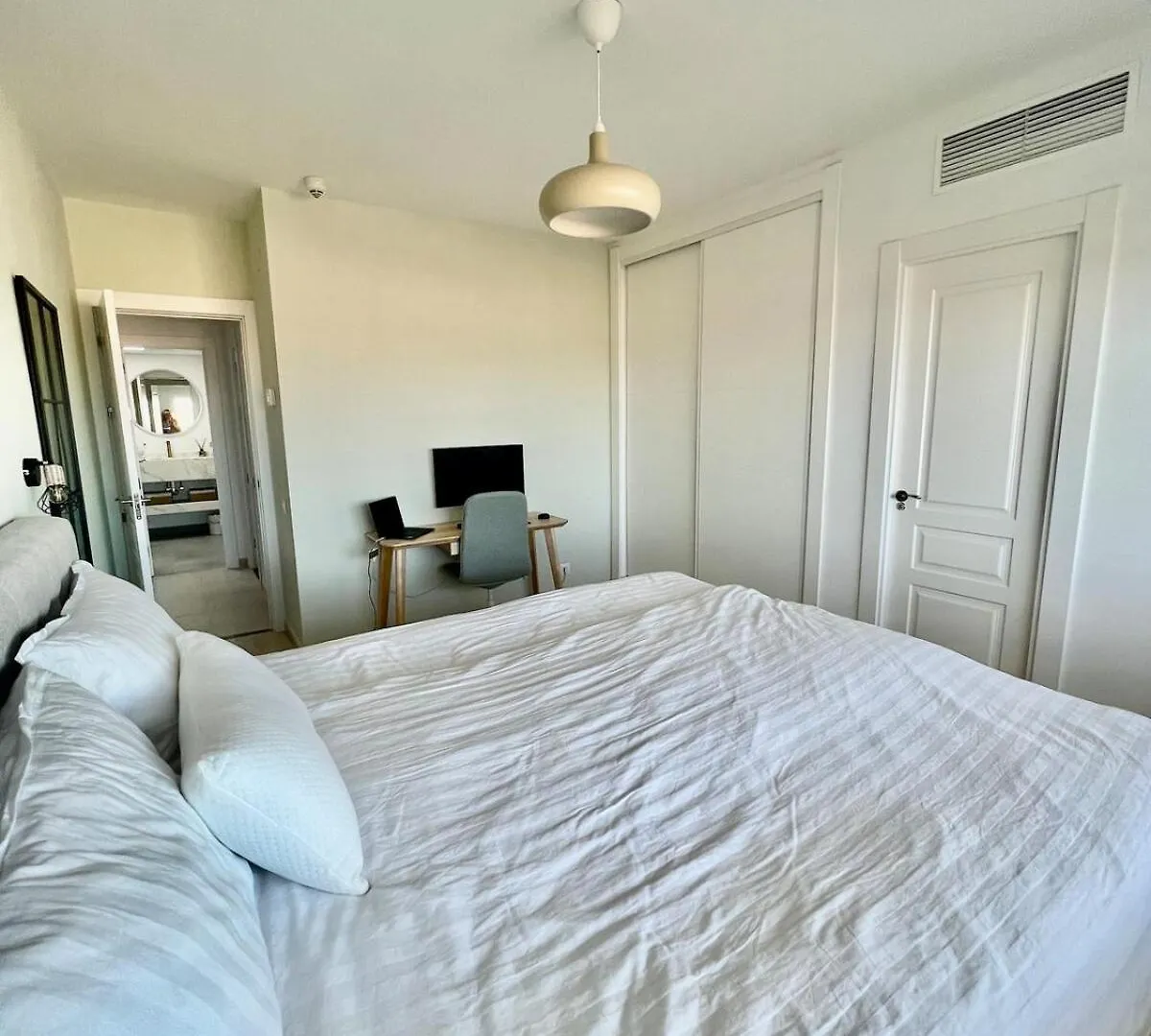 Newly Renovated City & Beach Apartment Fuengirola 0*,  Spanje