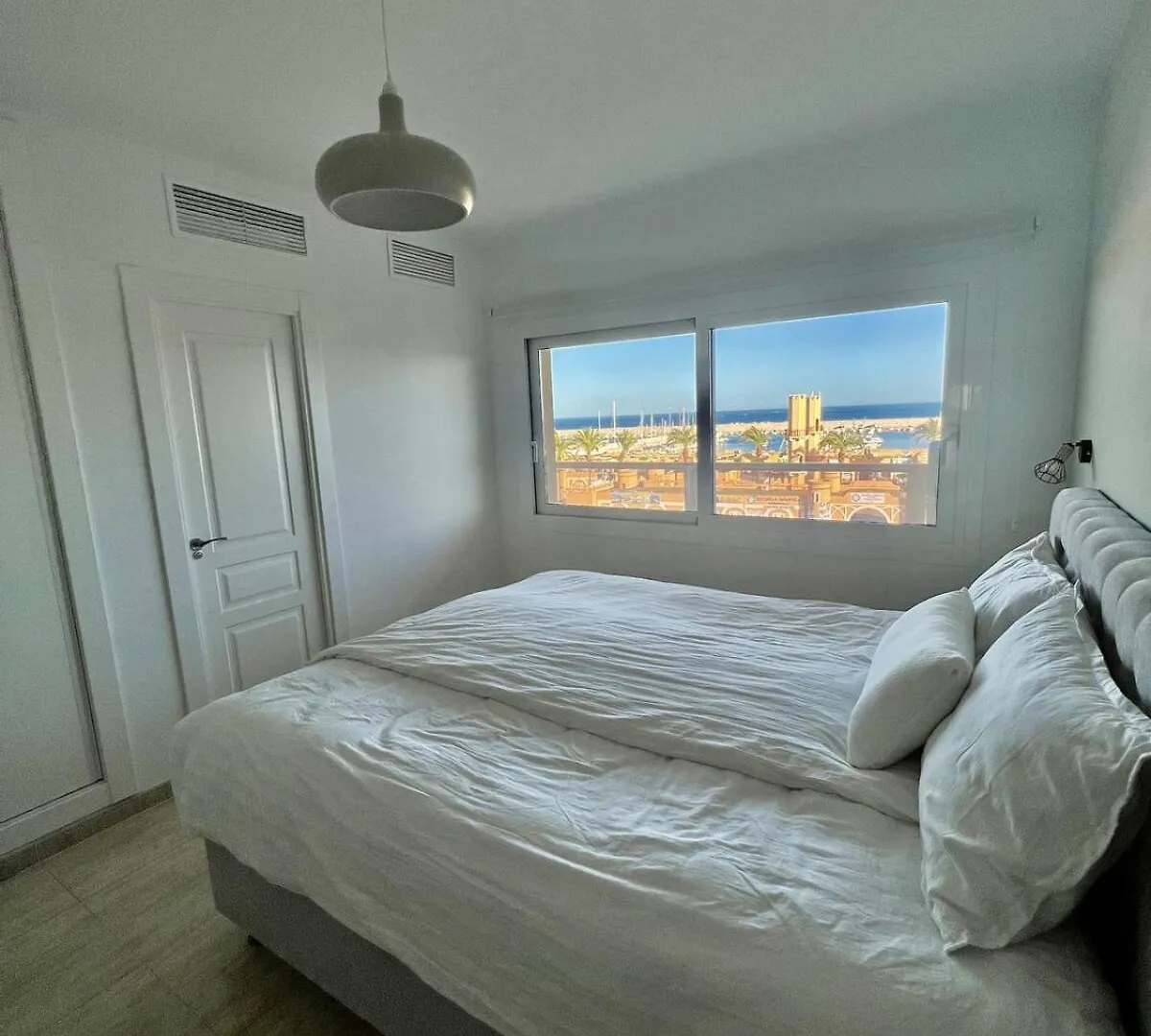 Newly Renovated City & Beach Apartment Fuengirola